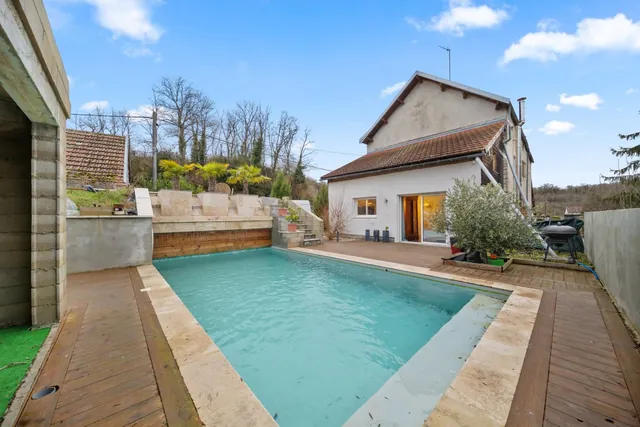 Maison 6 pièces, 132,37 m² à Bèze, photo 1 sur 12